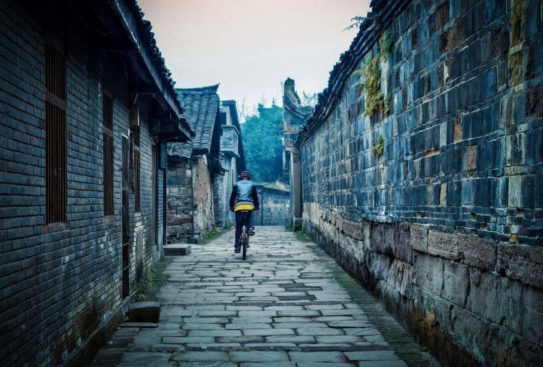 刘备为什么一定要处死义子刘封?是在为刘婵铺路,还是另有隐情?